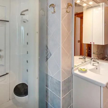 Marmolada Apartment