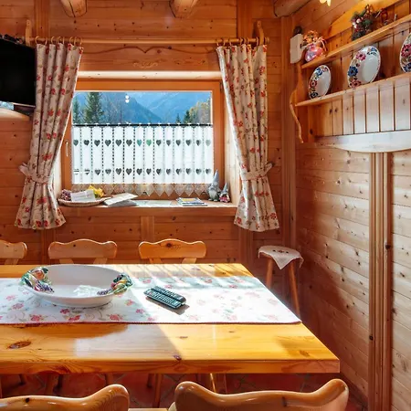 Marmolada Apartment *