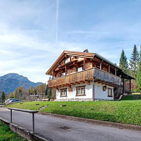 Marmolada Apartment *